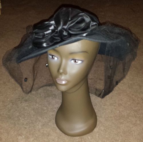 Troika Female Mannequin Head for Hats, Wigs or Model Display! 17 inches tall!