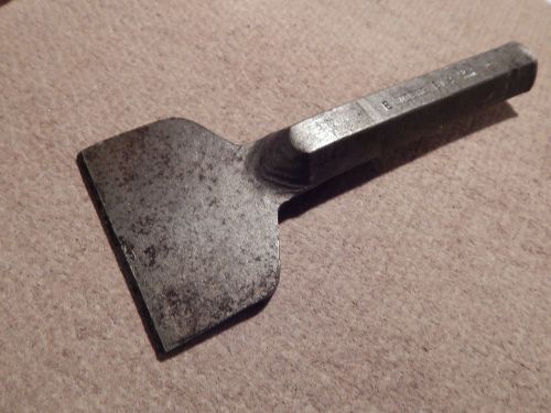 E - NDERE - B14, U.S.A.,  3&#034; by 7-1/4&#034; Scaling Chisel,  Vintage!
