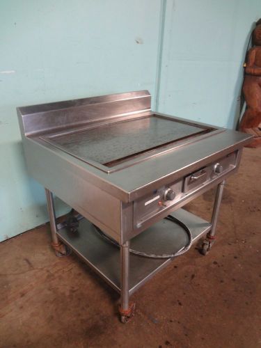 H.D. COMMERCIAL S.S. &#034;WELLS&#034; 34&#034; ELECTRIC GRIDDLE/FLAT TOP GRILL ON STAND/CASTER