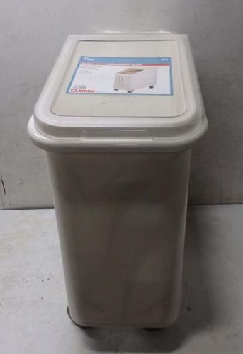 Cambro IBS20148 Ingredient Bins with Slant Top 21-Gallon