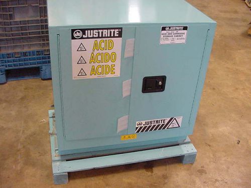 New Justrite 30 Gal Acid &amp; Corrosives Flamables storage cabinet
