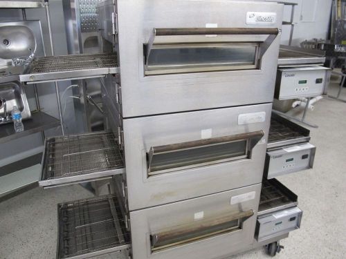 &#034;2010&#034; LINCOLN 1116-000-U TRIPLE STACK NATURAL GAS CONVEYOR PIZZA OVENS