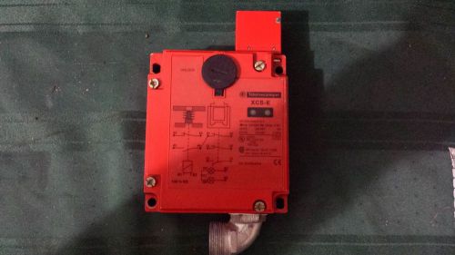TELEMECANIQUE SAFETY CONTROLLER INTERLOCK SWITCH XCS-E7513 USED