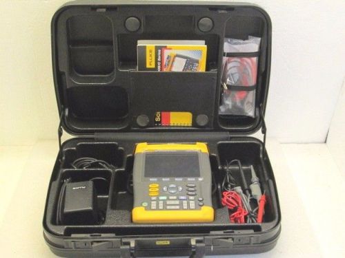 Fluke 199C Handheld Digital Color ScopeMeter 200MHz /w Leads, New Battery &amp; Case
