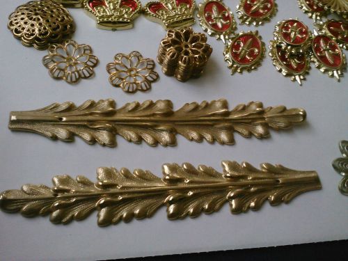 1 LARGE Gold 5 1/2&#034; Gold Die Struck Metal leaf Branch ENGRAVING AWARDS PLAQUES