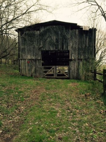 Antique Tennessee Barn - Reclaim Wood millwork lumber 70&#039; x 40&#039; x 18&#039;