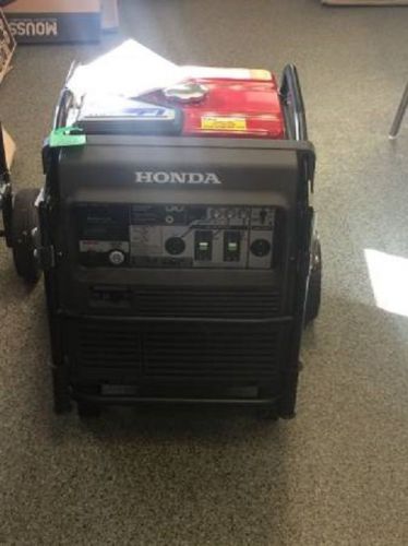 Honda EU7000is - 5500 Watt Electric Start Portable Inverter Generator