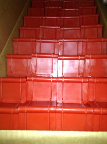 2&#034; x 2&#034; x 2-1/2&#034; red plastic edge protectors