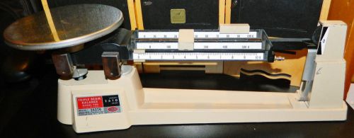Vintage OHAUS Model 700 TRIPLE BEAM BALANCE SCALE Up To 2610 grams=5 lbs 2 oz,