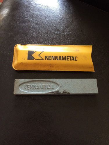VINTAGE KENNAMETAL SILICONE CARBIDE HONNING STONE TO HONE CARBINE INSERTS ?