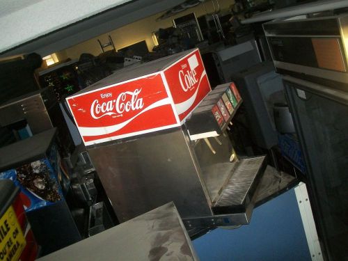 SODA DISPENSING MACHINE, SELF CONTAINED,REF.COMPLETE,115V,899 ITEMS ONE BAY