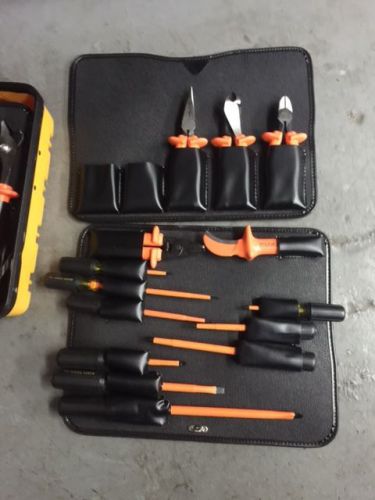KLEIN TOOLS 21 PIECE INSULATED ELECTRICIAN 1000 VOLT TOOL SET 33527