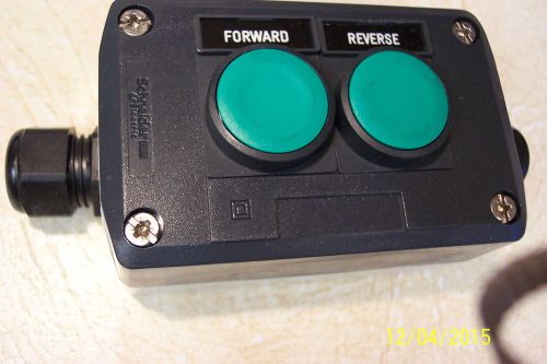 SCHNEIDER ELECTRIC XALD251H29H7 FORWARD/REVERSE PUSH BUTTON CONTROL STATION NEW!