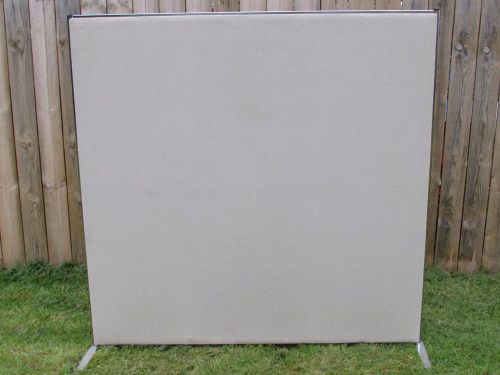 2 Used 5&#039; x 5&#039; cloth freestanding office/business partition divider