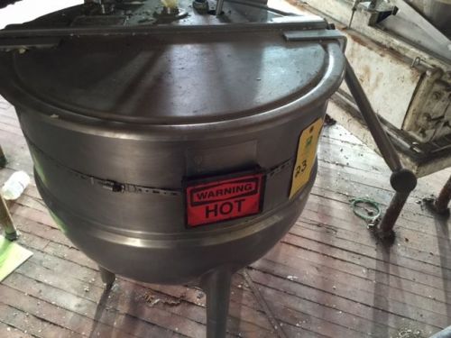 Groen 40 Gallon Steam Kettle / Model FT-40 SP / Mixer