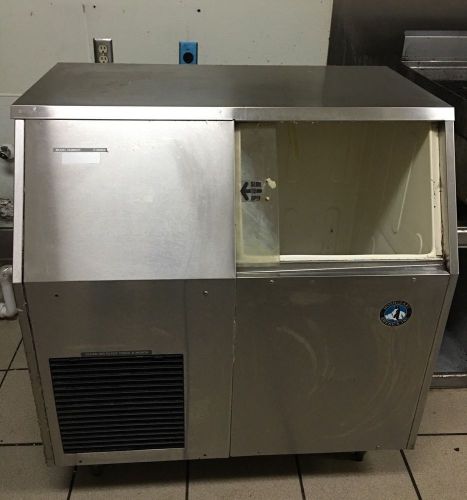 Hoshizaki f-300baf undercounter flake ice maker - 303-lbs/day, air cooled, for sale