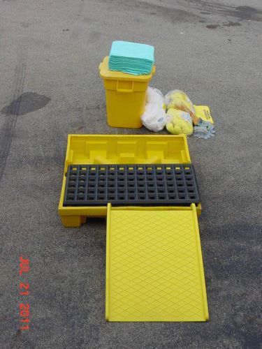 New 4-drum spill control hazmat contamination pallet &amp; ramp chemical cleanup kit for sale