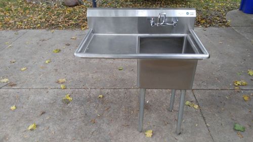 One compartment prep sink with left drainboard and faucet