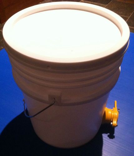 Beekeeping - Bucket 20 Litre with Gate Valve