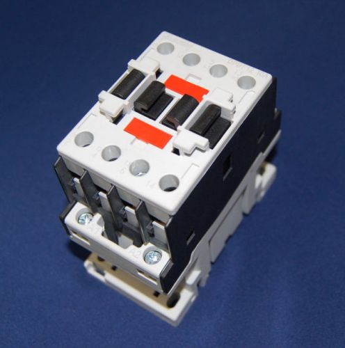 012725-33 Contactor 30 amp 3 pole