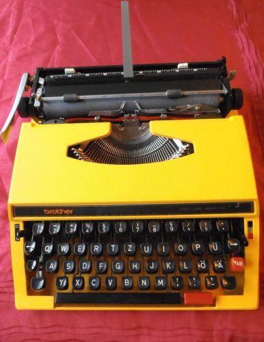 Refurbished brother 660 tr de luxe manual portable typewriter, case, warranty for sale