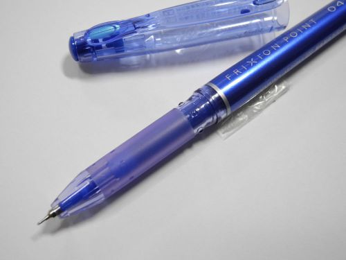 1 pen + 4 refills PILOT 0.4mm FRIXION roller ball pen Blue ink