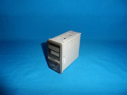 Yamatake Honeywell SDC30 Temperature Controller w/ Breakage