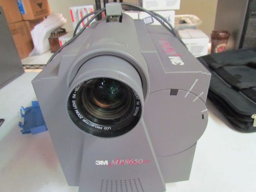 3M MP8650 Projector**POWERS ON**