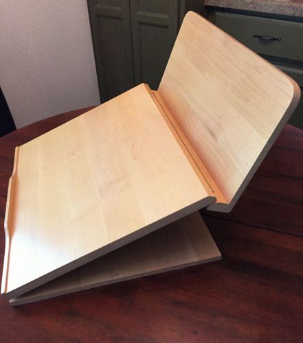 Ergo Desk - 102N - Classic Slanted Reading Desk - Natural - Medium