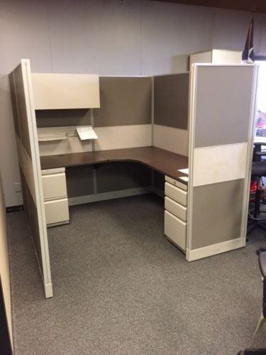 Hon initiate 6 x 6 pre-owned office cubicle for sale
