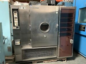 Tabai HROV82-315-PSLATCH AC Temp/Humidity Chamber W/PS Rack And Driver Cage