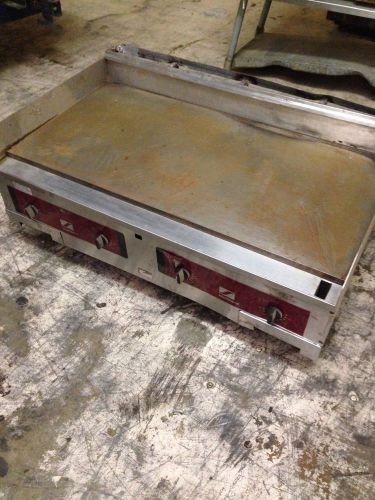 USED SOUTHBEND HDG-48 48&#034; NATURAL GAS GRILL GRIDDLE