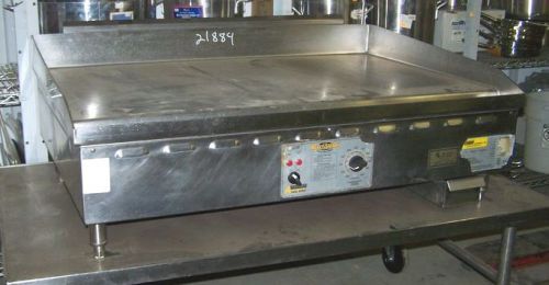 ACCU Steam Flat Griddle W/Stainless Stand W/Casters Nat. Gas.Model: GGF1201A4800