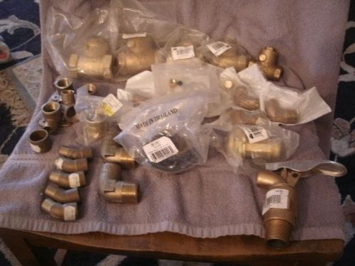 39 brass plumbing fittings most are mueller closet spud,1&#034; tee&#039;,1/2&#034; 90% elbow&#039;s for sale