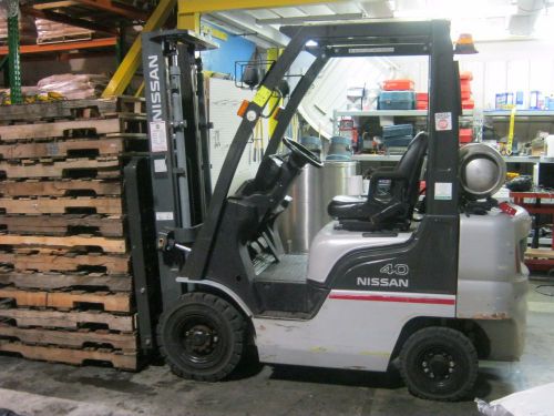 Nissan Forklift 2009 4000 lb Capacity 333 hours only