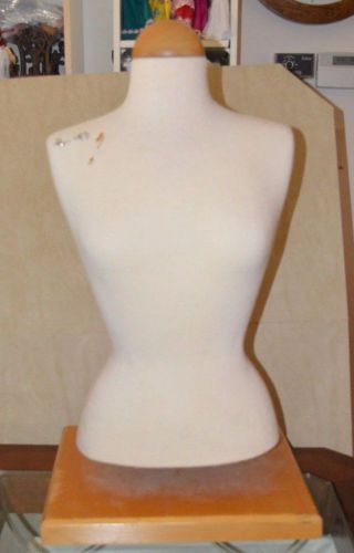 RARE VINTAGE FEMAIL MANNEQUIN TORSO STORE DISPLAY WITH OAK STAND