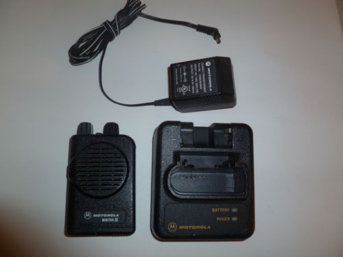 Working Motorola Minitor IV VHF Fire EMS Pager 151-158.9 MHz W/ Charger e
