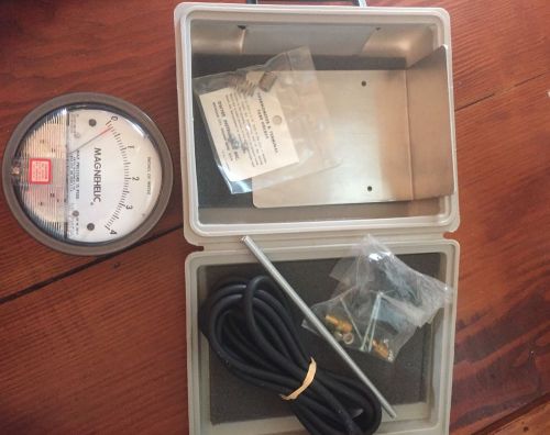 Dwyer 2004 c magnehelic differential pressure gauge in case new for sale
