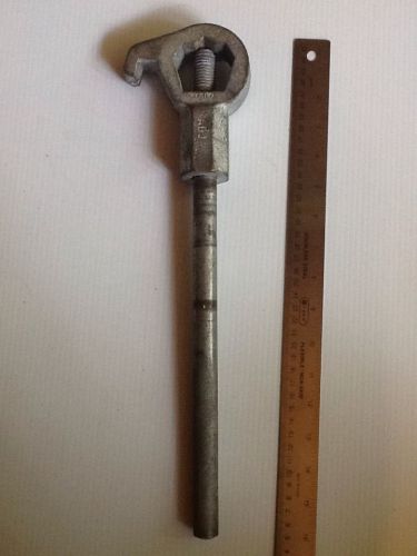 Fire Hydrant and Coupling Adjustable Wrench 2-1/2&#034; Heavy Duty 18&#034; Long HW189