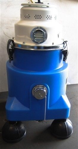 DCM Pneumatic 5 Gallon Wet/Dry Vacuum 50040