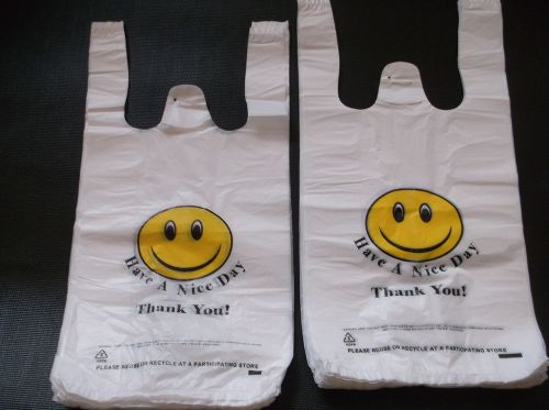 PLASTIC SHOPPING BAGS,1100 CT,T SHIRT TYPE GROCERY,HAPPY FACE WHITE SMALL SIZE