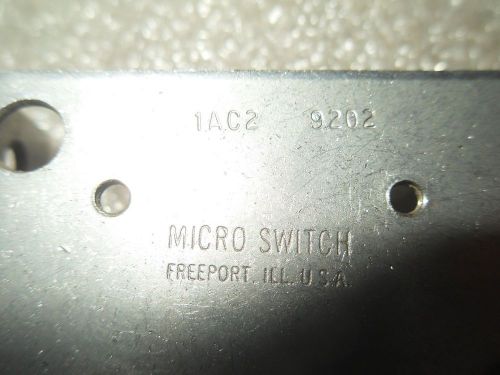 (RR13-3) 1 USED MICRO SWITCH 1AC2 DOOR SWITCH