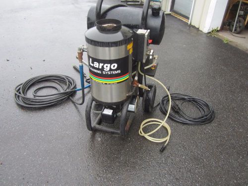 LARGO HOT WATER PRESSURE WASHER MODEL 21  ELECTRIC / DIESEL HEAT  WORKS WELL