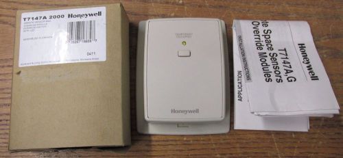 NEW NOS Honeywell T7147A-2000 Remote Sensor And Override Module Override Switch