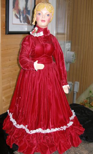 Vintage 33&#034; store display mannequin molded body had movable arm red velvet dress