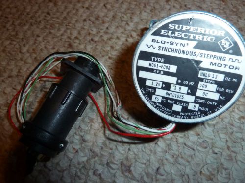 SUPERIOR ELECTRIC SLO-SYN  STEPPING MOTOR M061-FC08 1.25 V 3.8A 200 STEPS