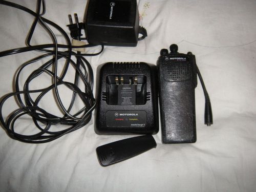 Motorola xts2500 model 1.uhf lo 380 - 470 mhz /ant/charger/clip checked out for sale