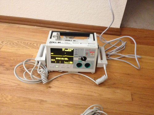 Zoll M Series BIPHASIC defib, pacing, 12 lead, NIBP, ECG, SPO2, cables, GC