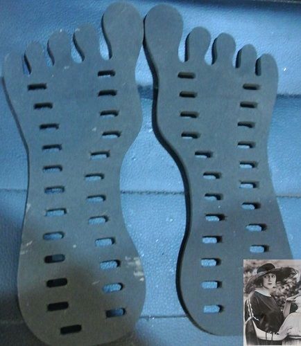 2 BLACK FOOT TOE RING FEET HOLDER DISPLAY RETAIL JEWELRY HOLDS 24 EACH 48 TOTAL