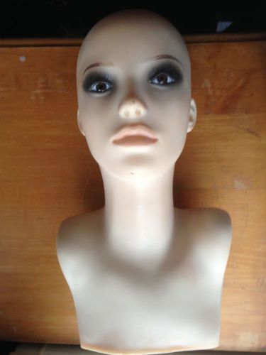 Mannequin head and upper torso great for jewelry /wig displays!